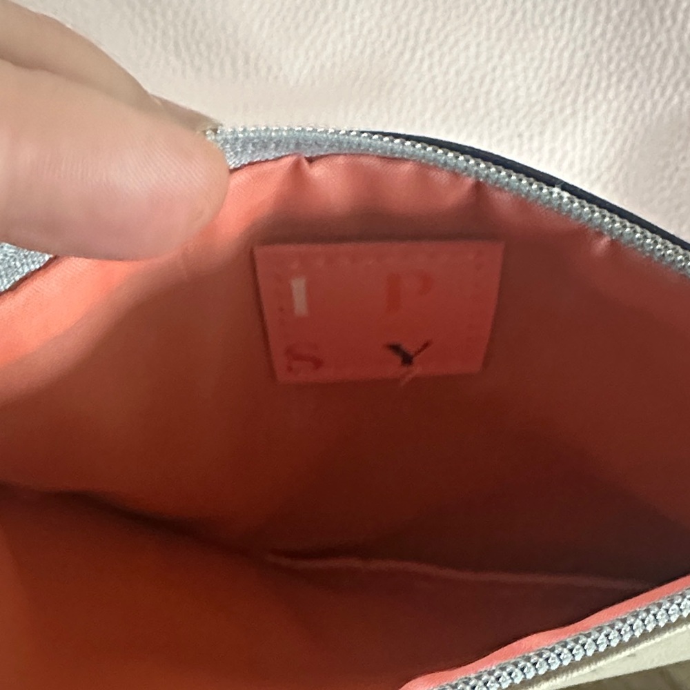 Ipsy Make-up Bags- Betty Boop - Picture 4 of 10